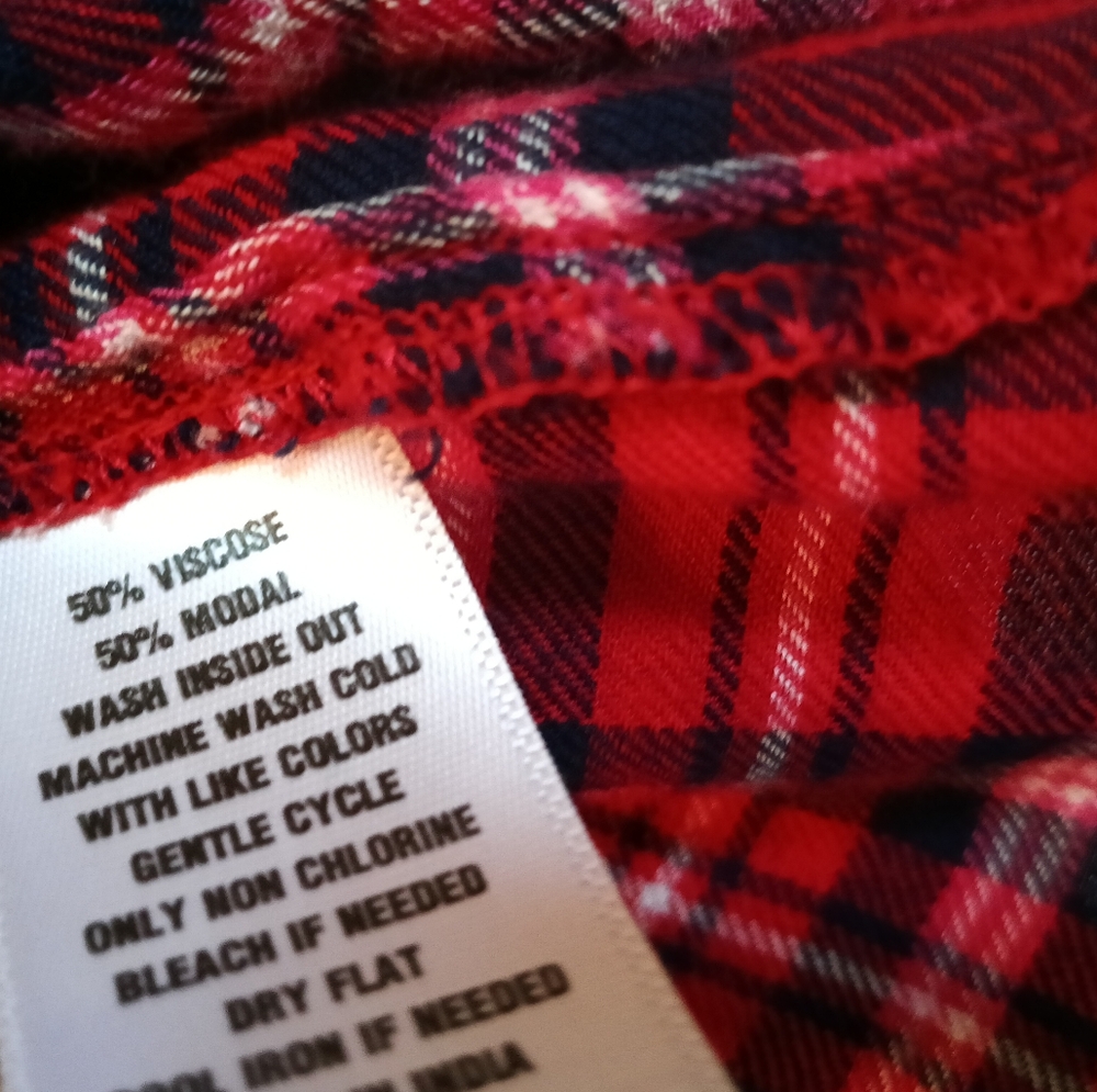 ππ Like New - Crown & Ivy Christmas Plaid V-Neck 3/4 Sleeve Blouse (2X)ππ - Picture 6 of 10